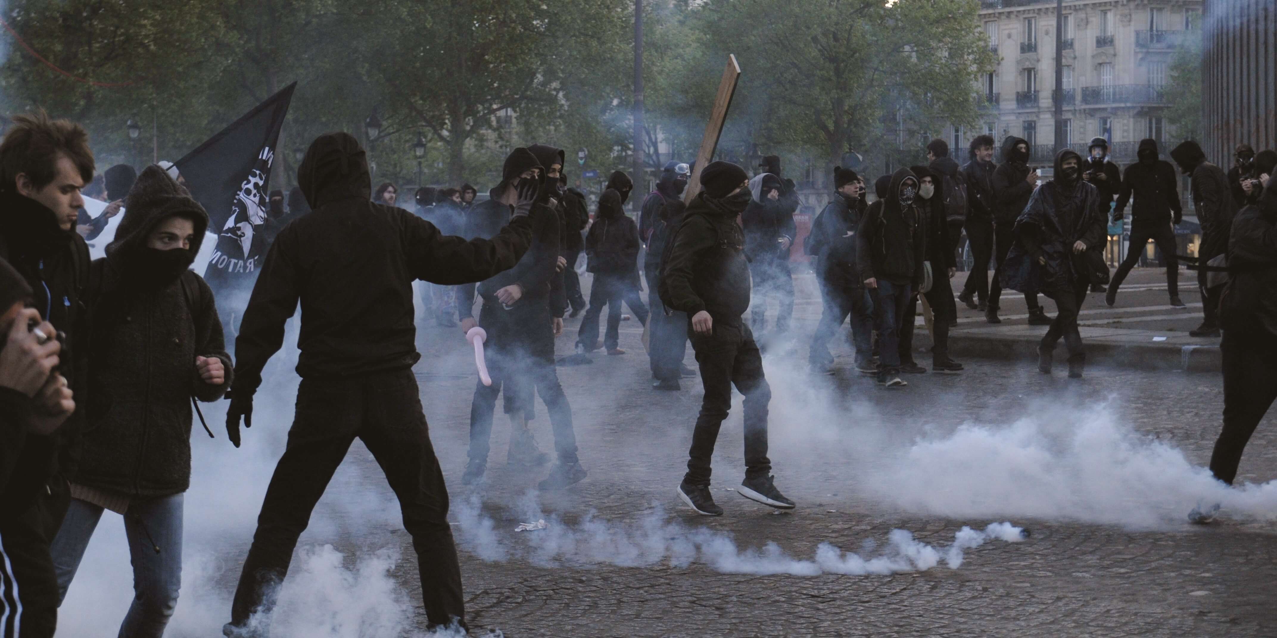 « Ni Macron, ni Le Pen » : on était avec les manifestants de la Nuit des barricades 