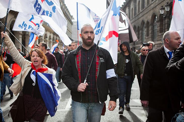 Les militants du Parti de la France donnent de la voix.