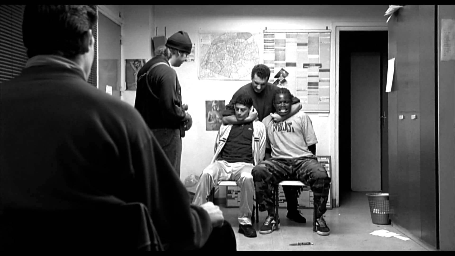 Au commissariat, le policier m’a dit que je serai « sa pute » et m'a éclaté la gueule