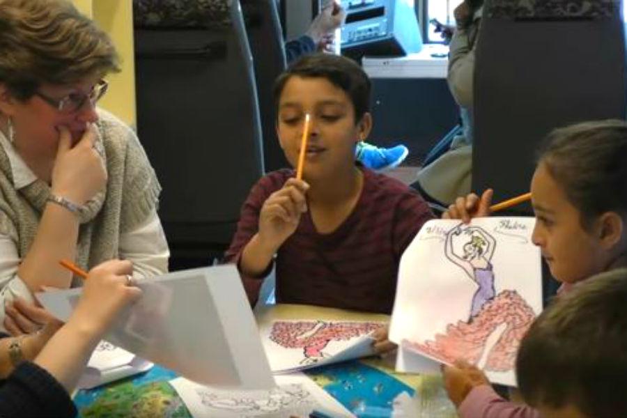  Docu Vidéo : À Molenbeek, des enfants syriens retournent sur les bancs de l’école