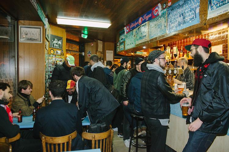 Le Ballon est peuplé d'hommes à barbes