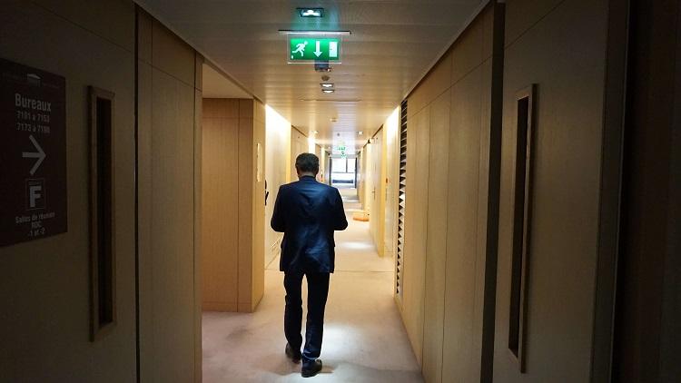 Celui qui n'a jamais été seul, au moins une fois dans sa viiiiiiie !