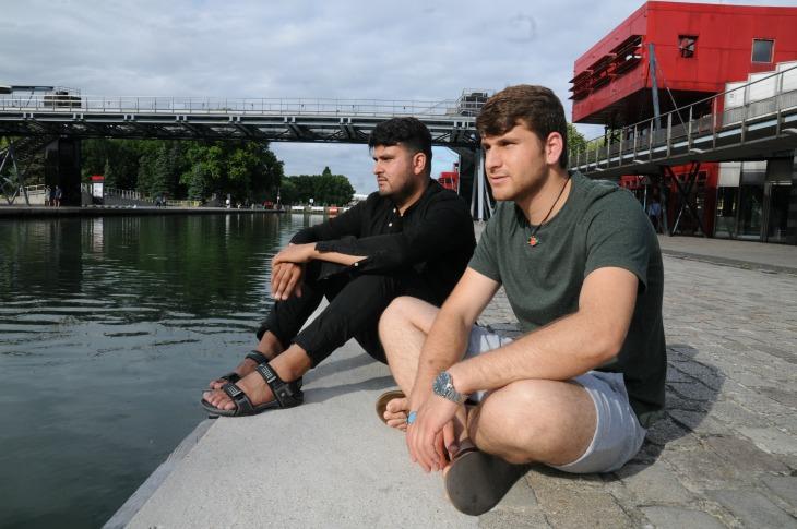 Zia Jaan à gauche et Ezatwazir à droite