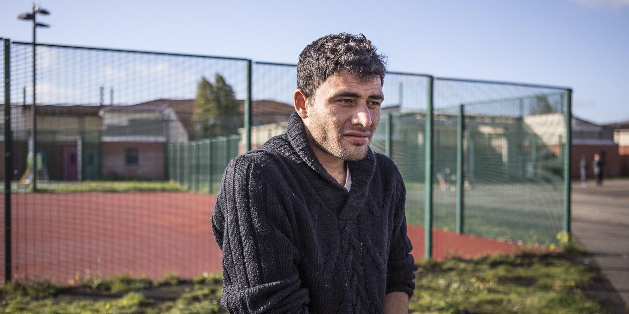 Derrière les grilles de la plus grande prison pour sans-papiers de France