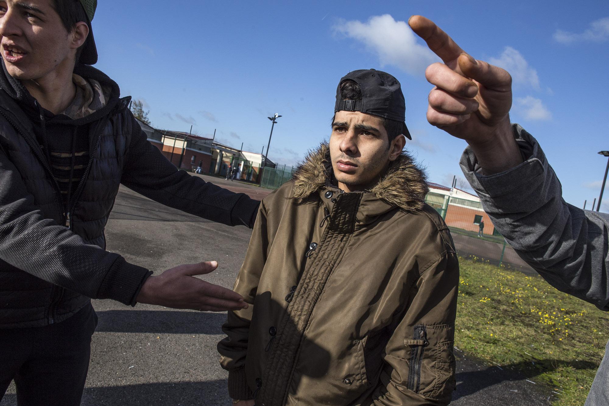 Nabil, s'il est mineur, ne devrait pas être au CR
