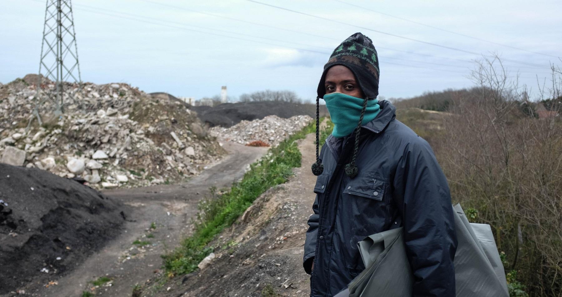 À Calais, les assos organisent des rondes pour protéger les migrants des violences policières