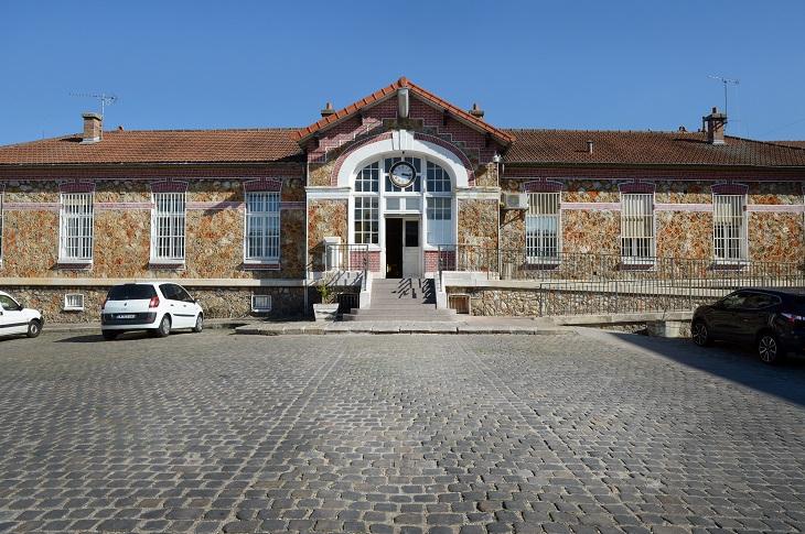 Derrière les murs...