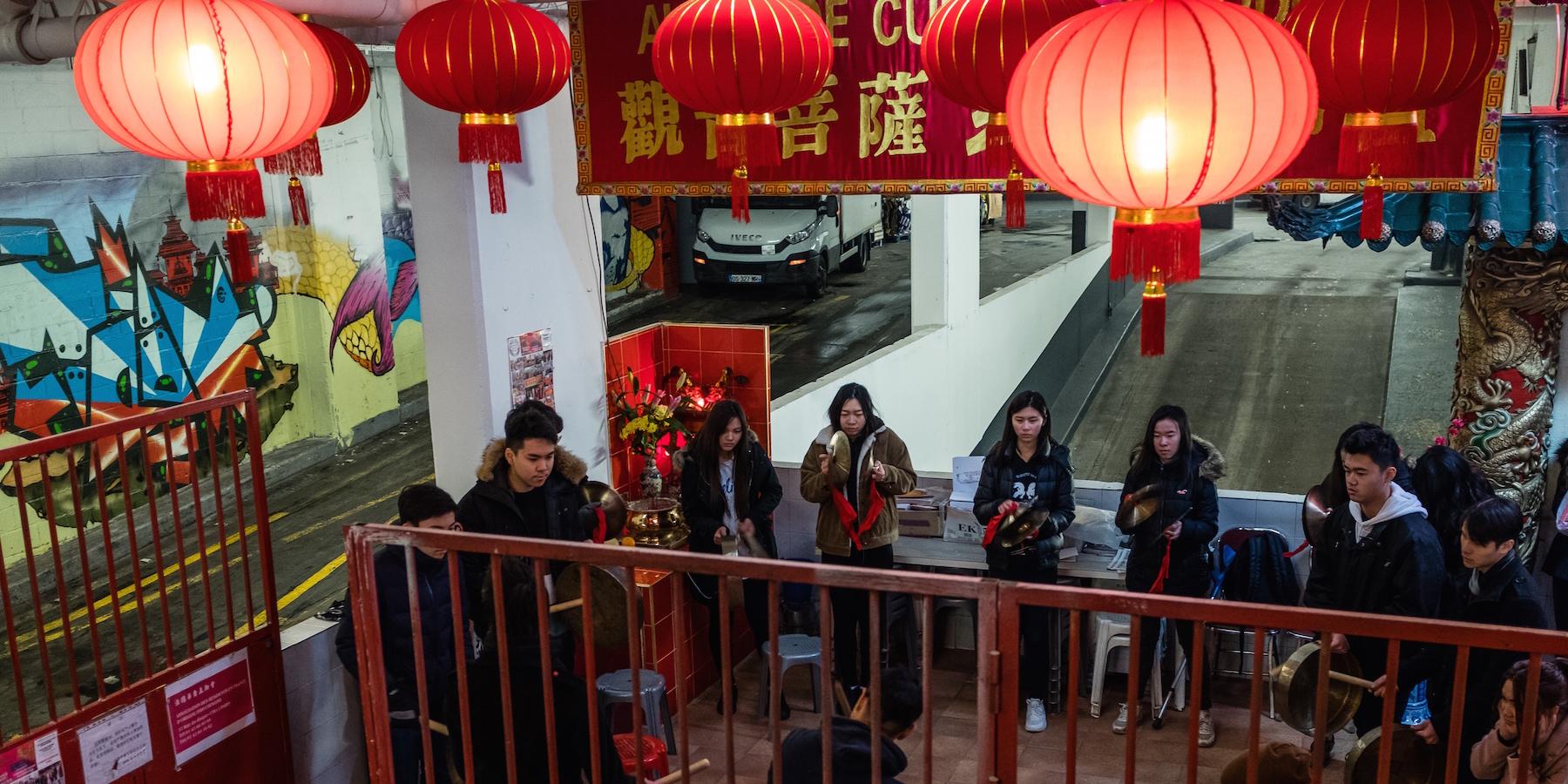 La parade du nouvel an chinois se prépare dans les sous-sols du 13e arrondissement
