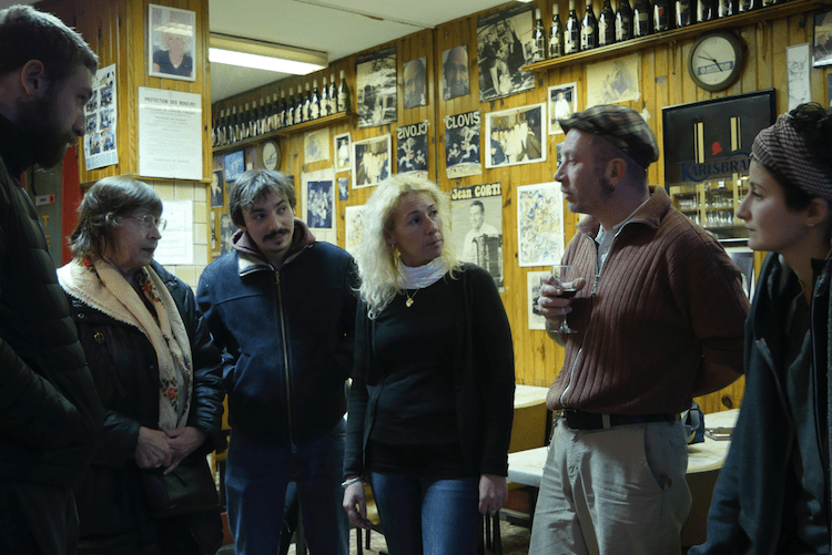 Le bar de Sylvia, le QG de la petite équip