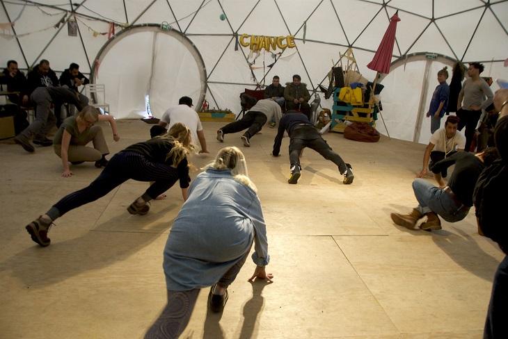 Le petit spectacle se prépare.