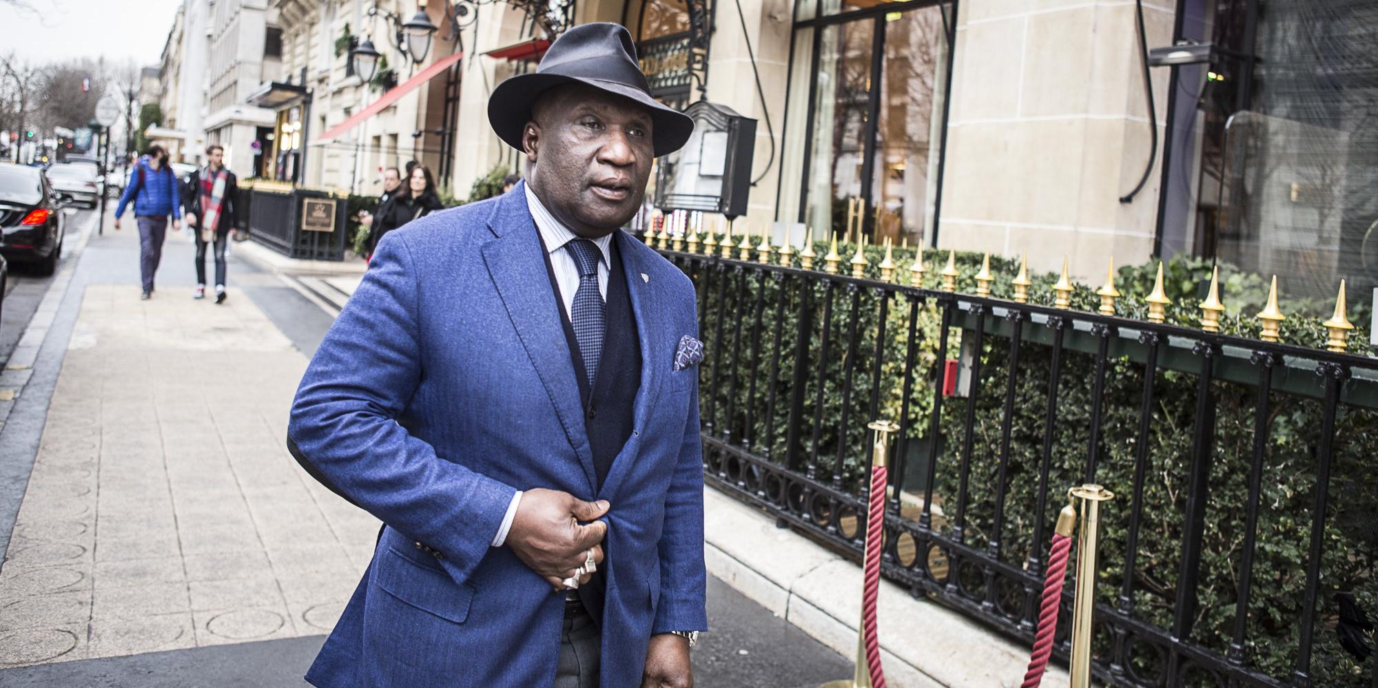 « Monsieur Omar », portier de boîte de nuit et entremetteur pour la Françafrique