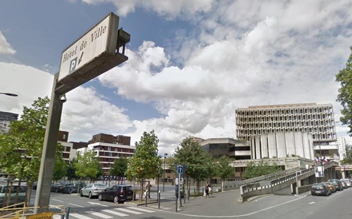 Conseil municipal de Bobigny : les fonctionnaires grognent et les soutiens du maire ne parlent pas français