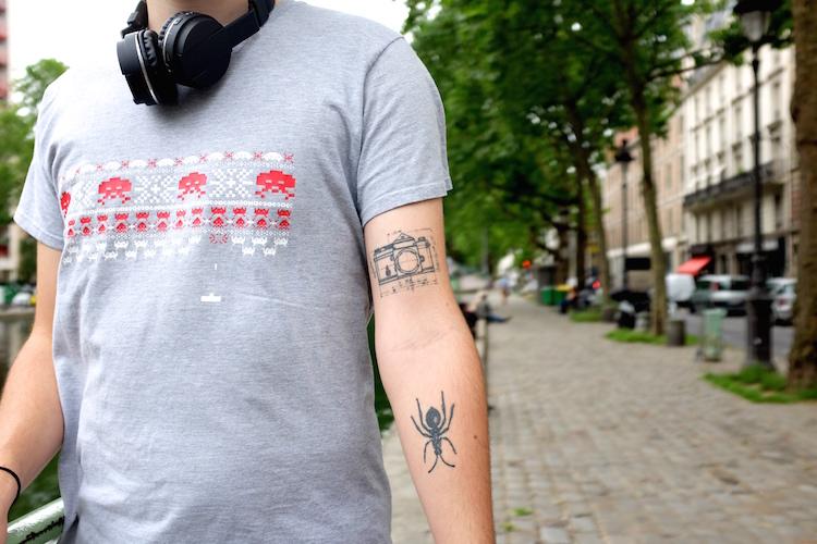 Robert Capa serait jaloux de ce tatouage