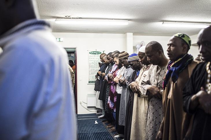 Prions pour la victoire.