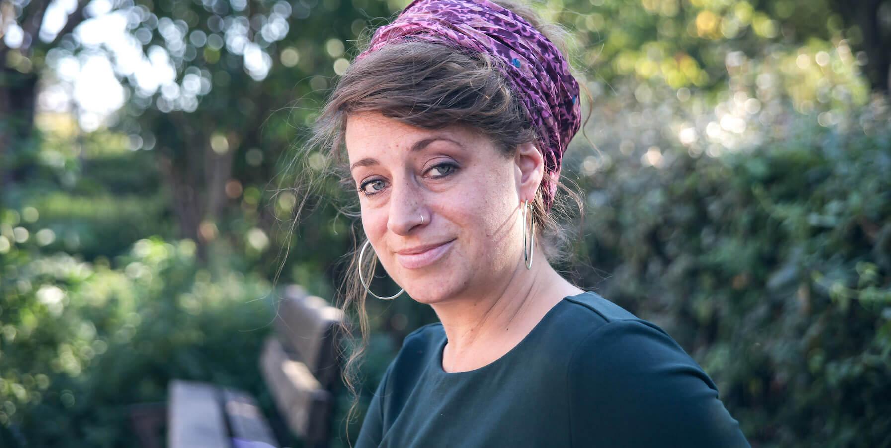 Heather Young collecte des duvets dans toute l'Europe pour les donner aux réfugiés de Paris