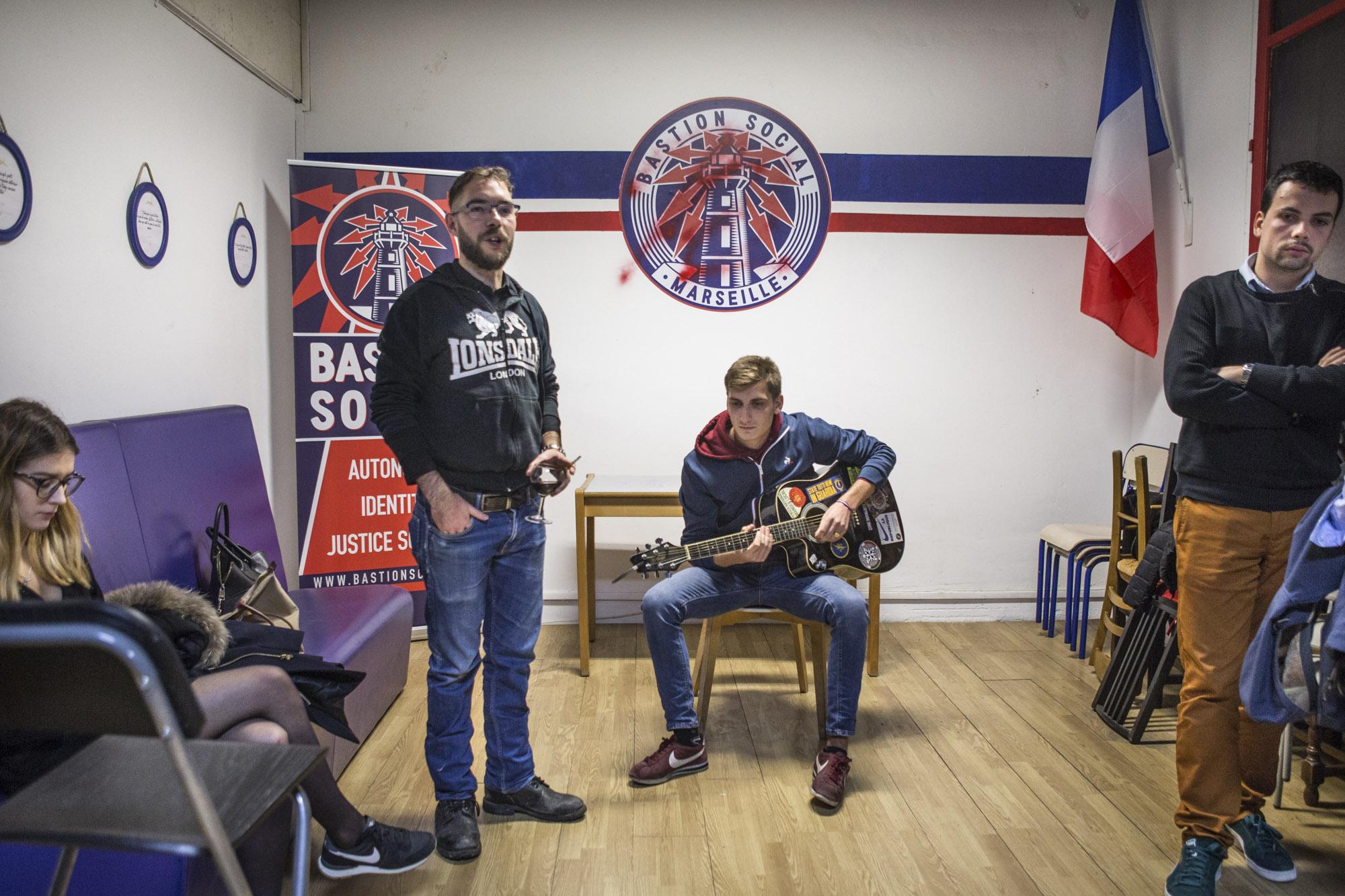 Soupes populaires, ratonnades et saluts nazis, bienvenue au Bastion Social