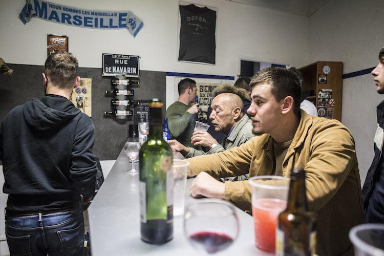 Au bar à Marseill