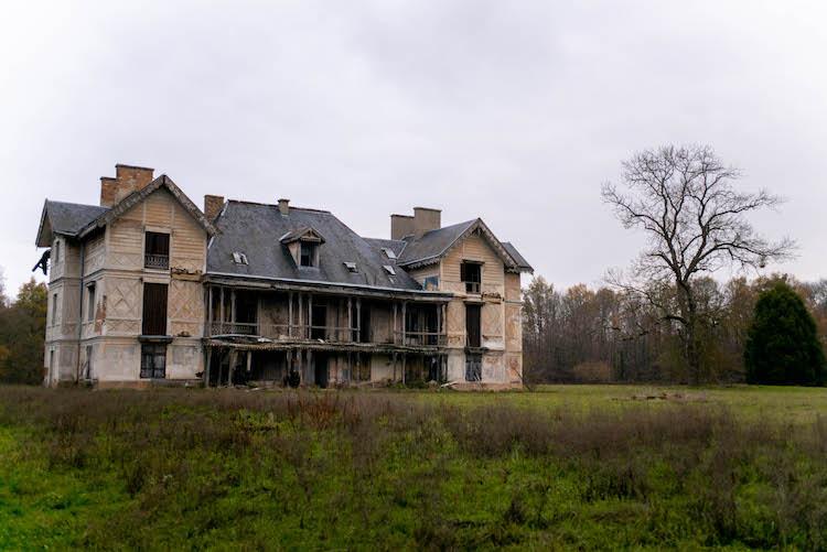 Ambiance maison hantée et déchets radioactifs