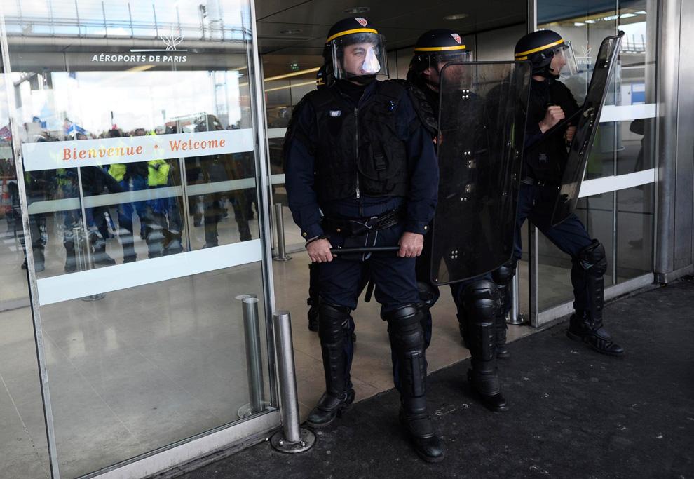 Un sans-papier soudanais accuse la police de lui avoir fait subir « une véritable séance de torture »