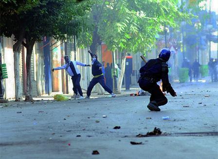 Émeutes en Algérie: « C'est un peu comme dans la mafia quand les parrains ne s'entendent plus »