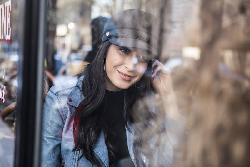 Autour d'un diabolo grenadine, Kenza Farah nous a raconté quelques histoires