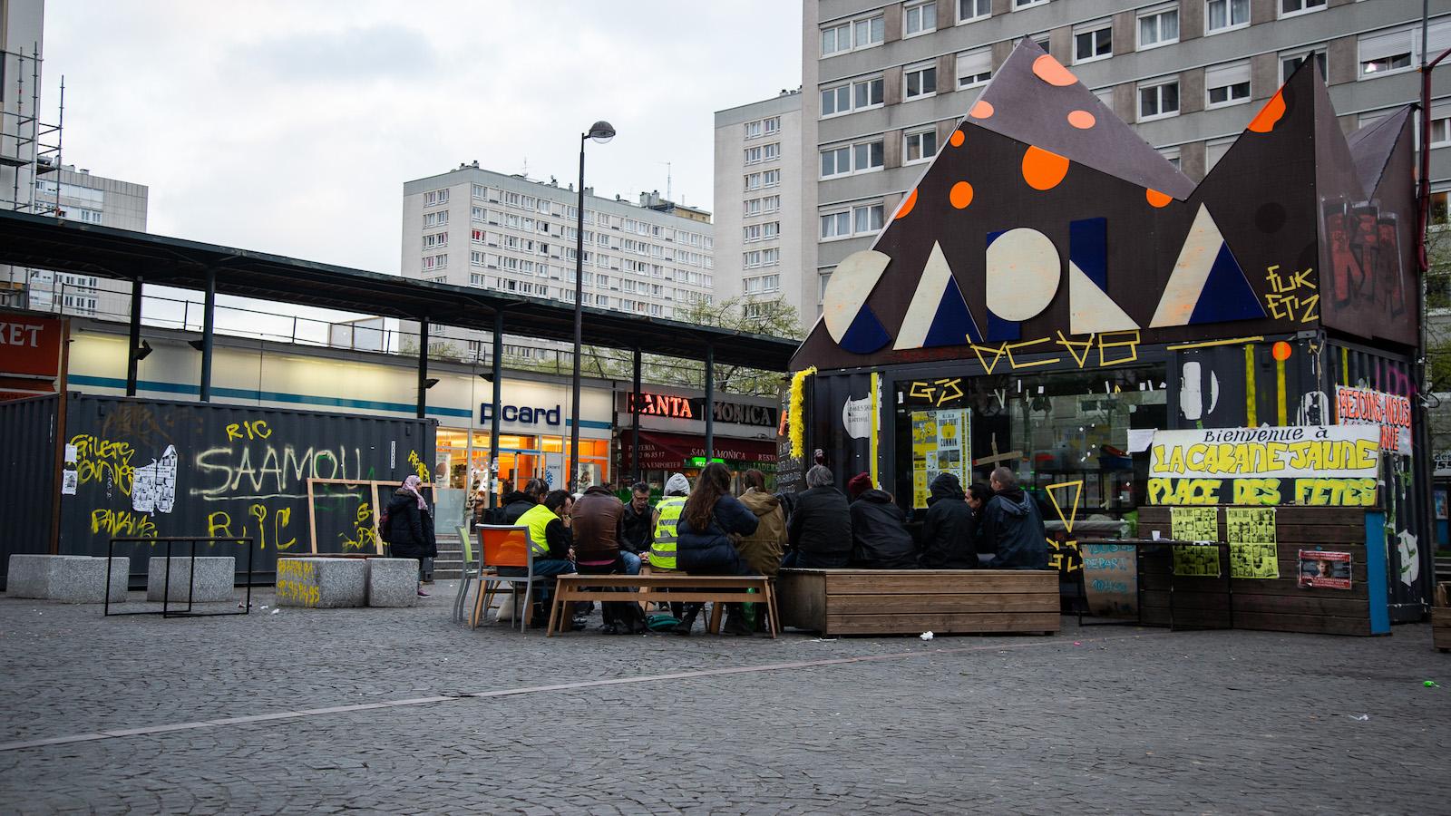 À Place des Fêtes, les gilets jaunes parisiens ont leur cabanon