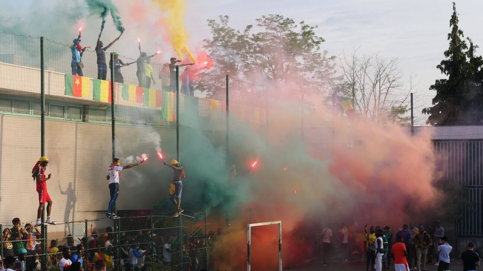 Fumis, pétards et roue arrière, bienvenue à la Can des quartiers d’Aulnay-sous-Bois