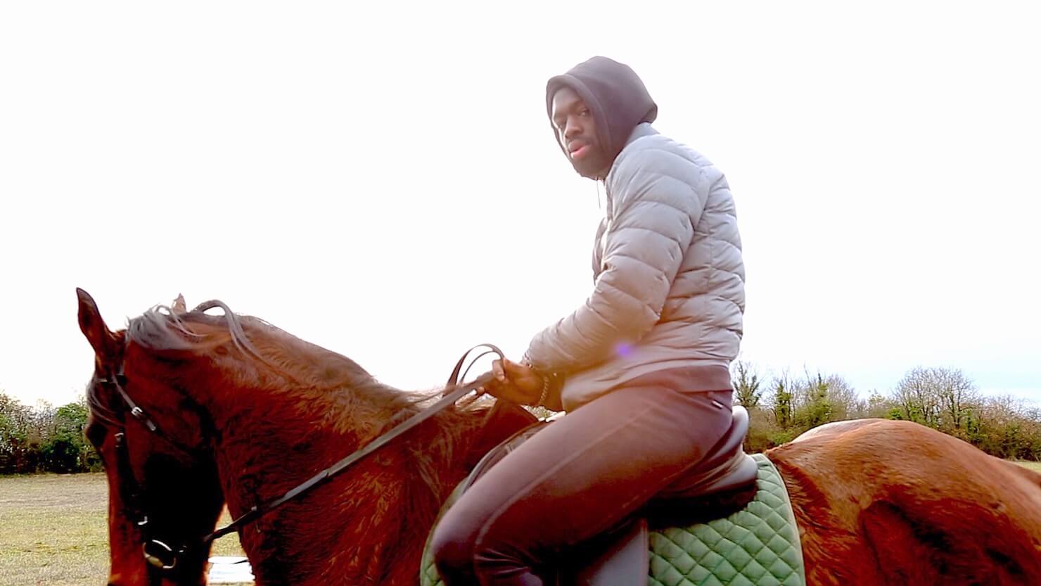 L’histoire du cavalier du 93 en série documentaire