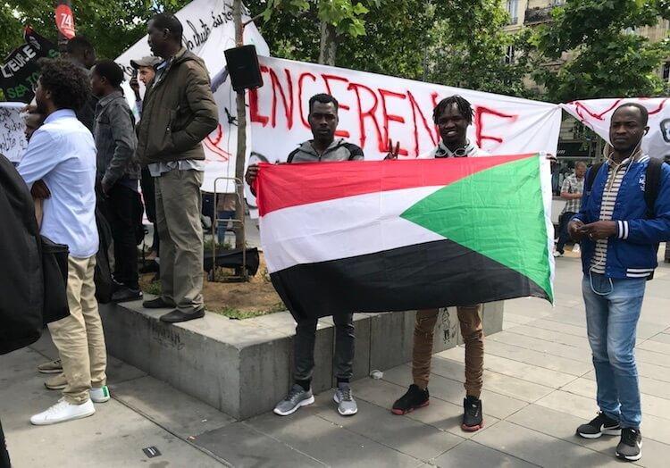 Walid et Mahomed sont deux jeunes soudanais. Ils sont arrivés récemment en France pour fuir la persécution des Janjawids.