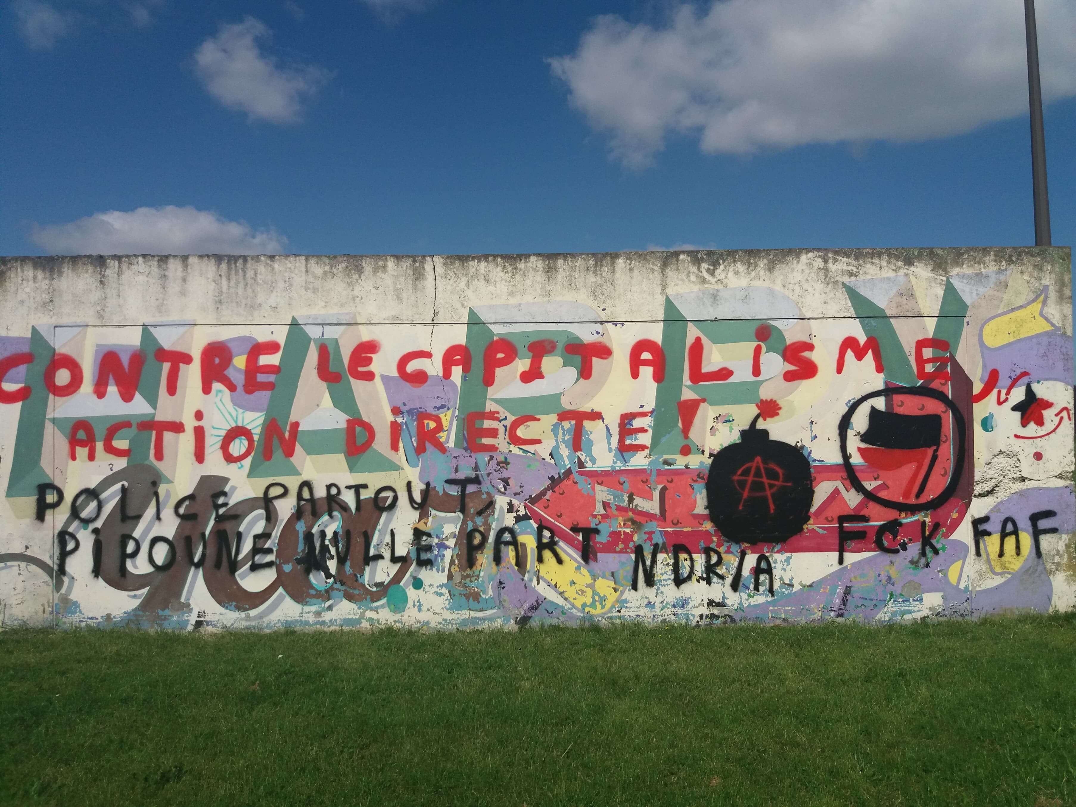 "Police partout Pipoune nulle part