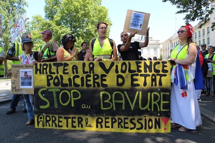 Lors de la manifestation pour Steve et contre les violences policières le 6 juillet, Nelly et les Gilets jaunes avaient fait plusieurs pancartes.