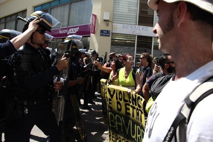 Lors de la marche du 6 juillet pour Steve et contre les violences policières, la police a empêché le cortège d'avancer à plusieurs reprises.