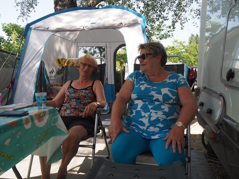 Pierrette et Marie-Anne se sont rencontrés il y a trois ans au Camping des Castors. Elles s’arrangent depuis pour réaliser leur cure à la même date.
