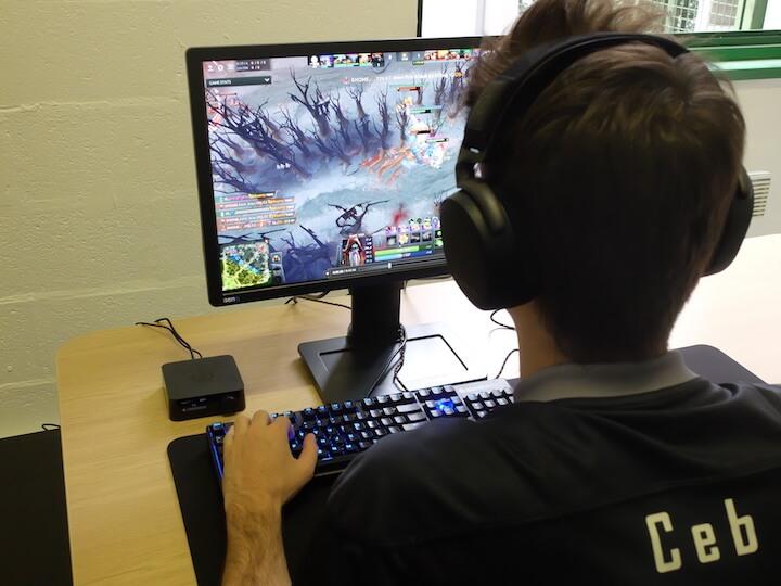 « Ceb » est une référence dans le monde de l’e-sport français.
