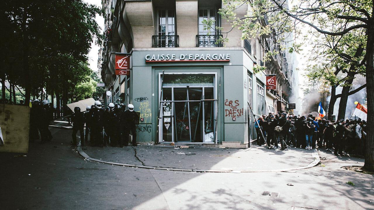 Envoyés en prison comme 440 autres Gilets jaunes, ils racontent