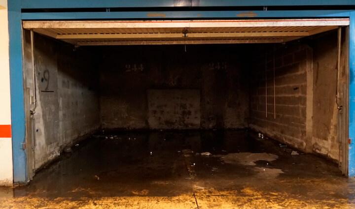 Les boxs sont inondés et inutilisables pour certains habitants. Logirep assure qu'elle cherche l'origine de l'inondation, qui ne date pas de juin selon elle. « Tout le monde peut exagérer ».