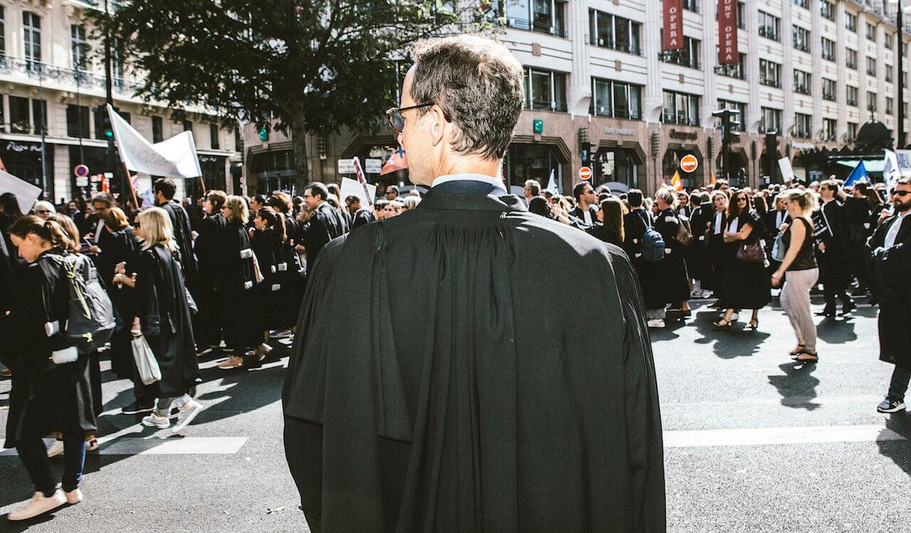 Le blues des avocats en droit des étrangers