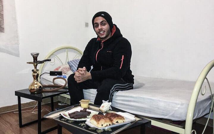 Yassine met toujours 50 minutes à pieds pour rallier la gare le matin. « C’est normal, ça ? » s’émeut-il