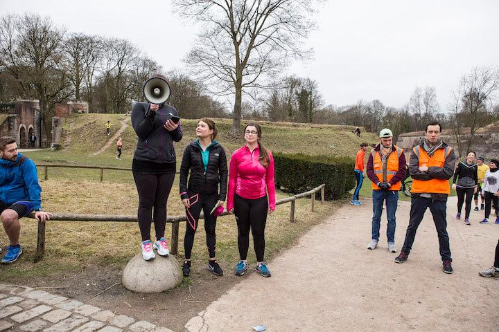 Le Génération identitaire nordiste a organisé en sous-main une course de soutien à une fille agressée en février 2017. Des membres du groupuscule d'extrême-droite ont assuré la sécurité autour du parcours, dont Rémi Meurin (à droite, les bras croisé).