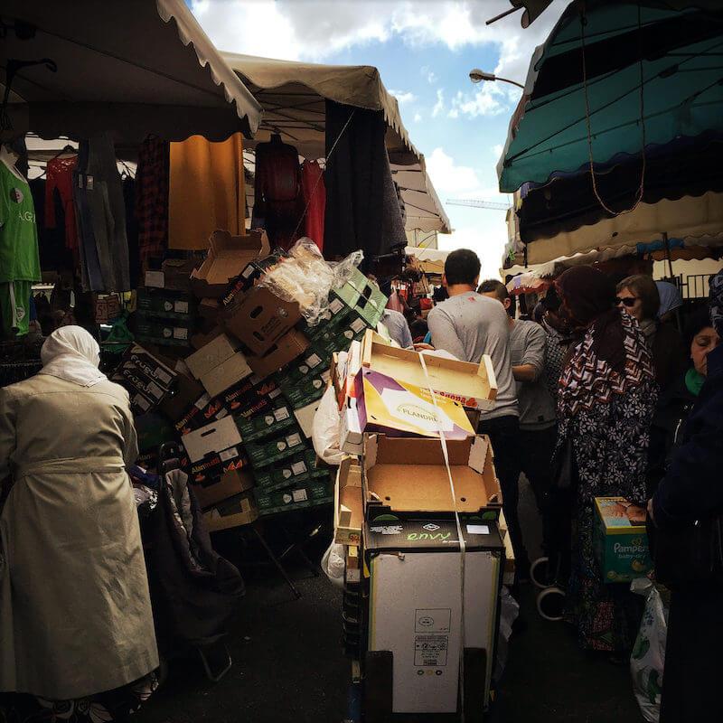 Le marché du dimanche à Croix de Chavaux