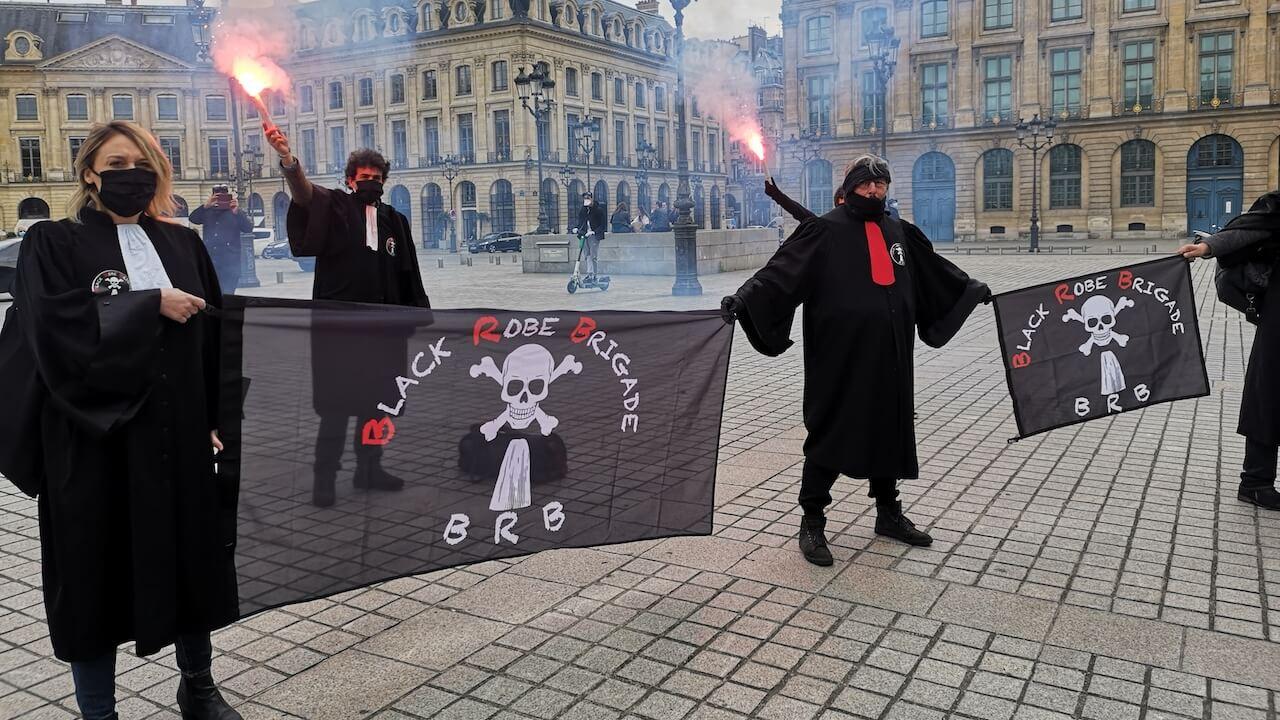 « Même en temps de guerre, on n’a pas autant attaqué les droits de la défense »