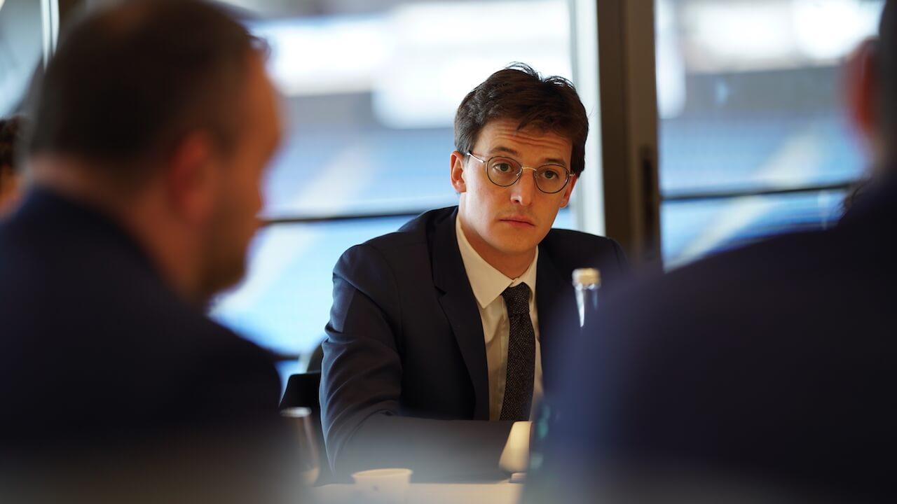 Sacha Houlié, l’ambitieux député qui a séduit les supporters