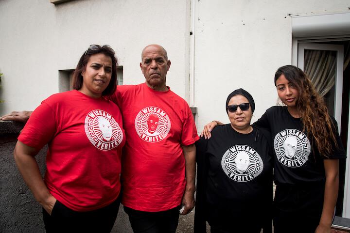 La famille El-Yamni. De gauche à droite : Marwa la grande soeur, Mohammed le père, Zohra la mère et Warda la petite soeur