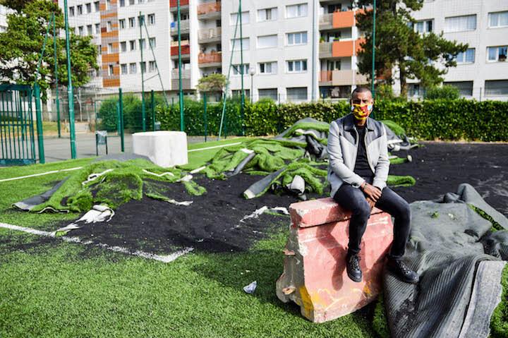 Pour Zaki Diop, la mairie a « saccagé » le terrain de foot, « il n’y a pas d’autre mot ».