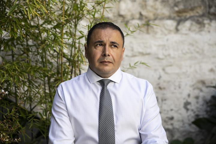 Le brigadier-chef Amar Benmohamed, 48 ans, a dénoncé ces faits de maltraitance et de racisme au sein du dépôt pendant trois ans.