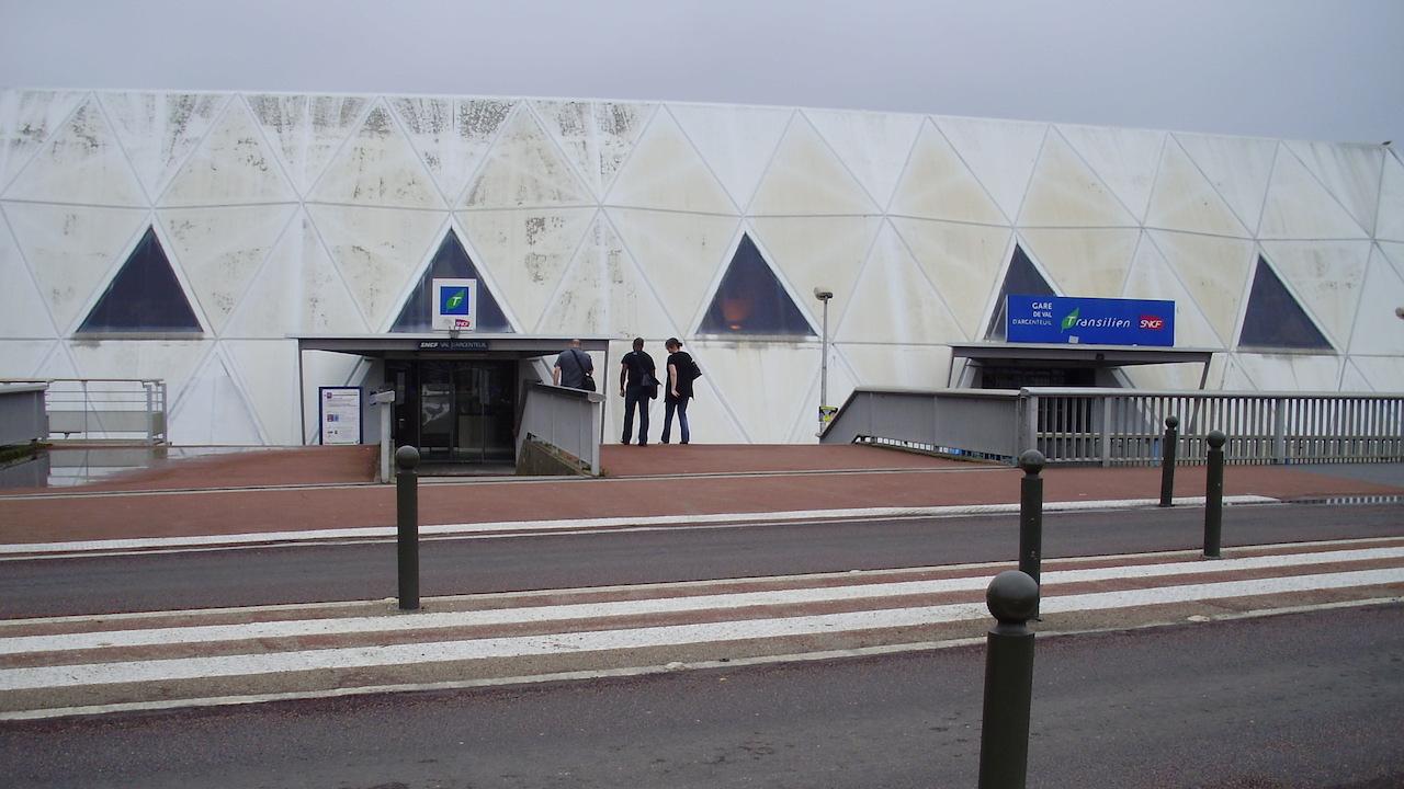 Un mineur a failli perdre son oeil à cause du coup de crosse de LBD d’un policier