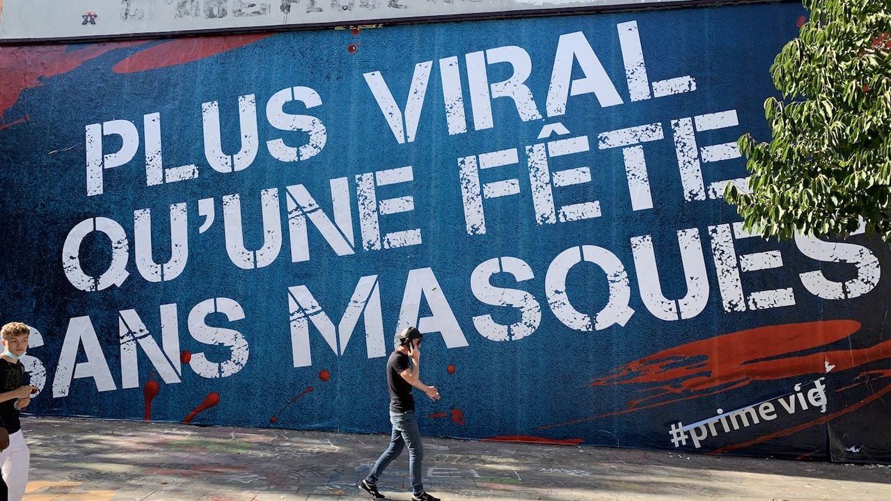 À Paris, Amazon embauche des gros-bras méchants pour protéger une publicité illégale