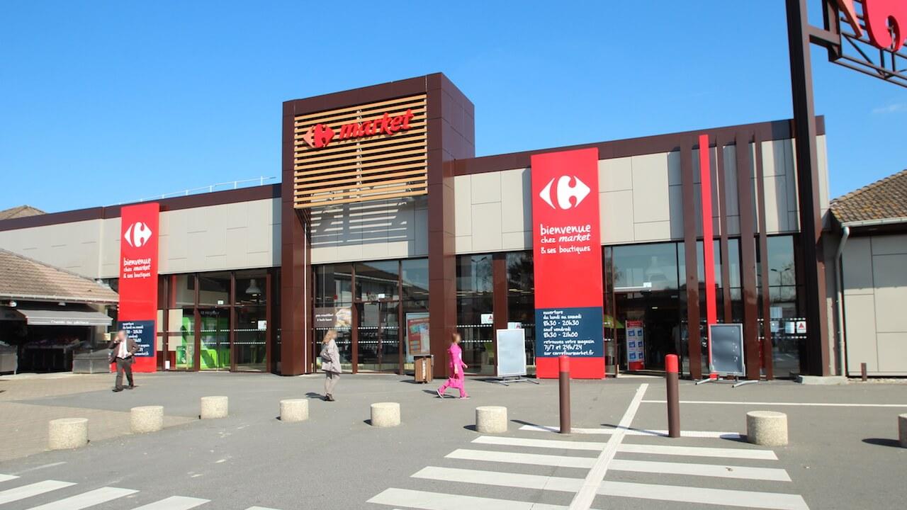 Comment Carrefour contourne l’interdiction de vendre des produits non-essentiels