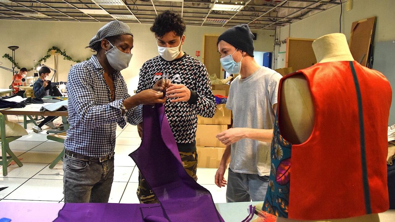 Ces jeunes exilés rêvent de haute couture