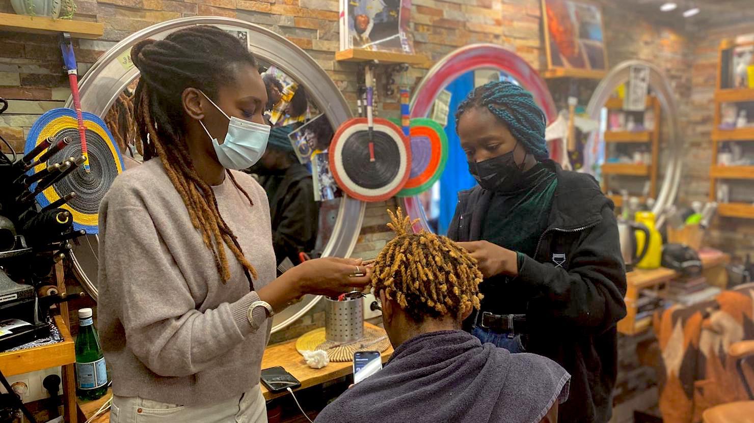 Le rafet n’Diort, salon de coiffure le plus célèbre de YouTube